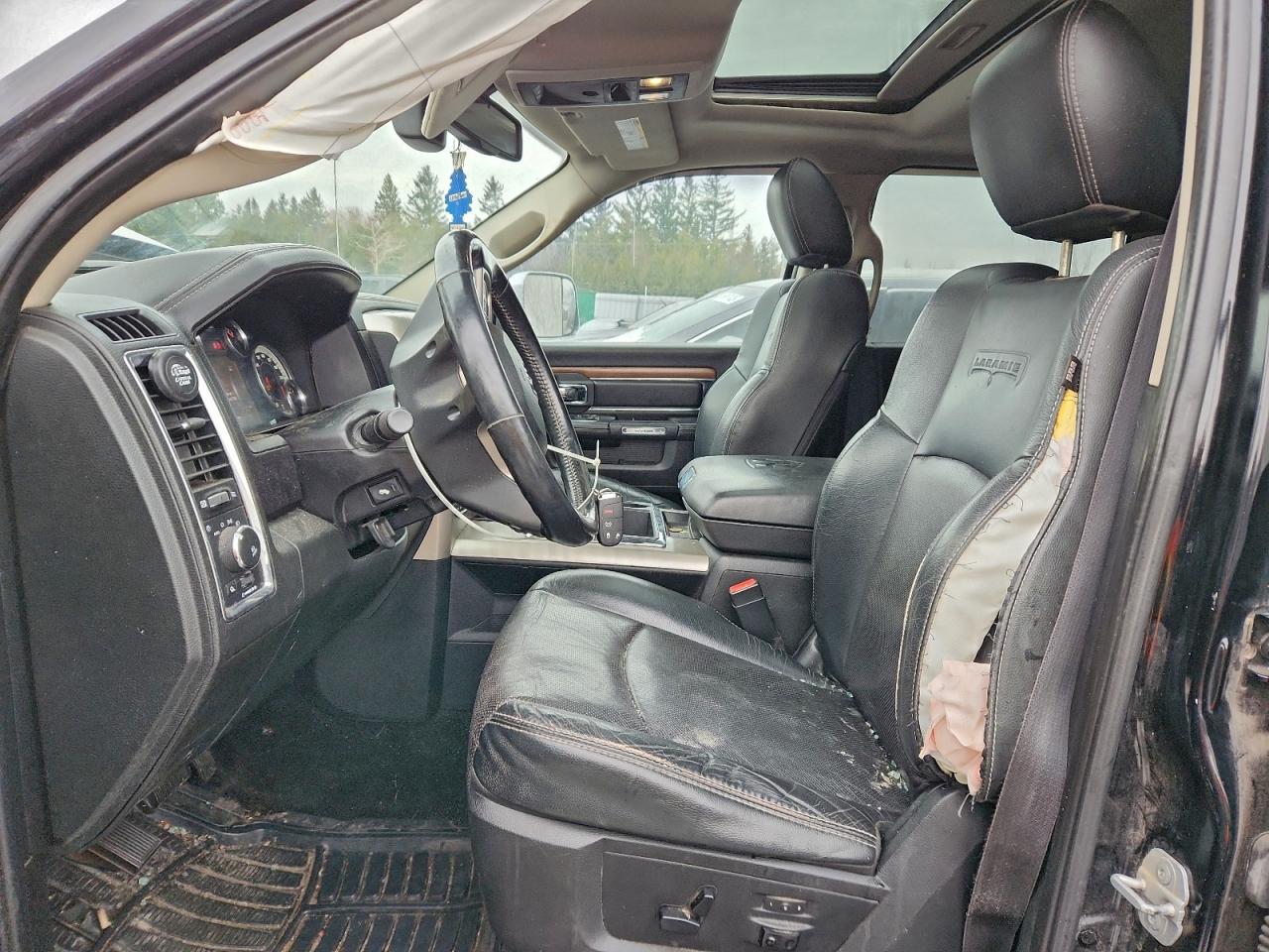 2015 RAM 1500 LARAMIE photo 7