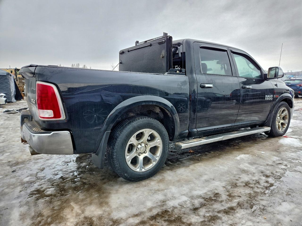 2015 RAM 1500 LARAMIE photo 3