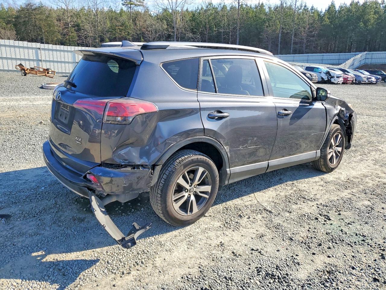 2018 TOYOTA RAV4 XLE photo 3