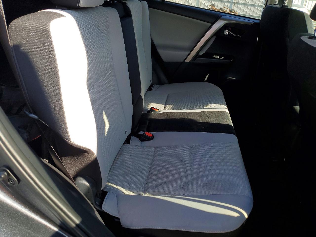 2018 TOYOTA RAV4 XLE photo 11