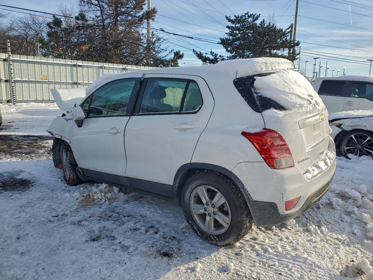 2020 CHEVROLET TRAX LS photo 3