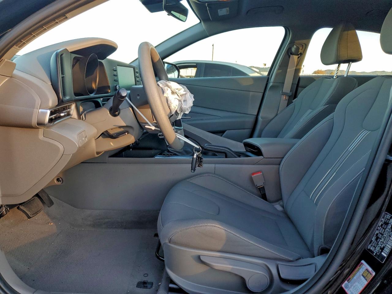 2023 HYUNDAI ELANTRA SEL photo 7