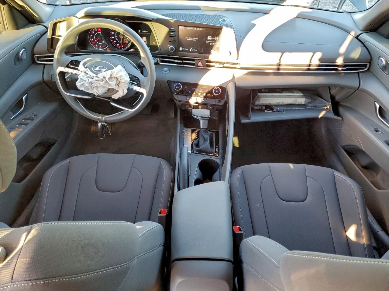2023 HYUNDAI ELANTRA SEL photo 8