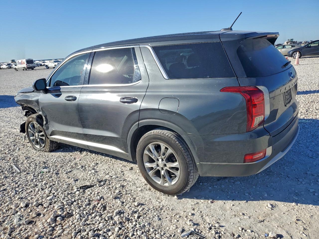 2020 HYUNDAI PALISADE SE photo 2
