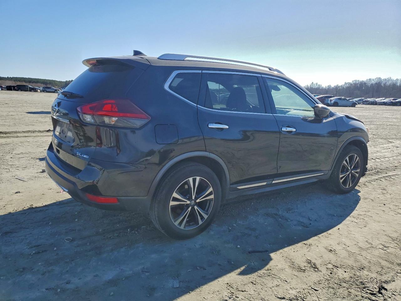 2018 NISSAN ROGUE S photo 3
