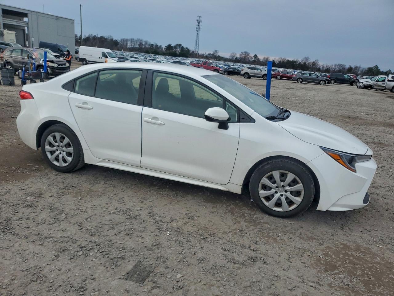 2020 TOYOTA COROLLA LE photo 4