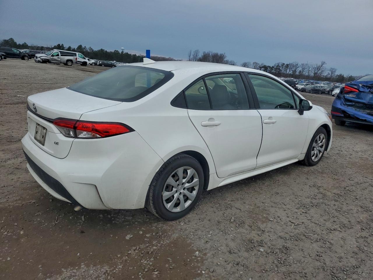 2020 TOYOTA COROLLA LE photo 3