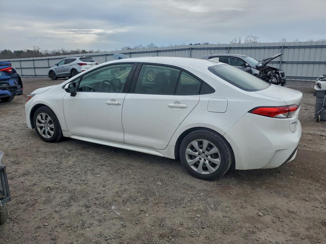 2020 TOYOTA COROLLA LE photo 2