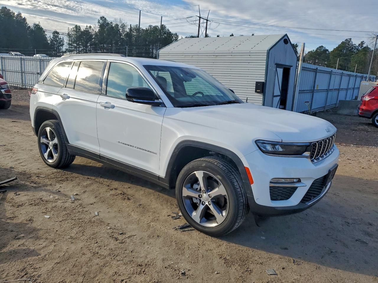 2024 JEEP GRAND CHEROKEE LIMITED photo 4