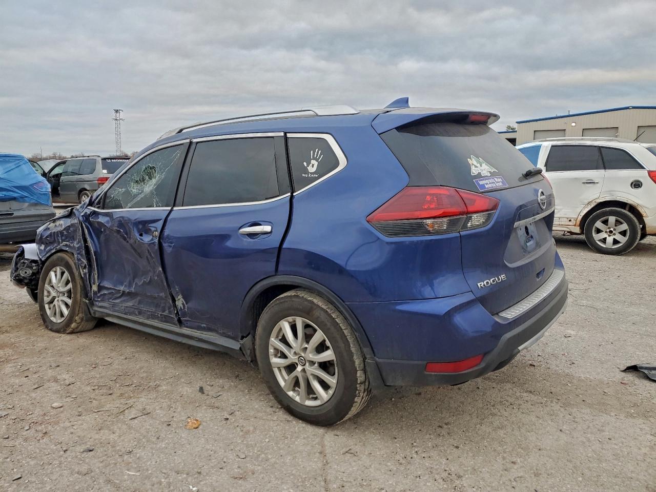 2020 NISSAN ROGUE photo 2