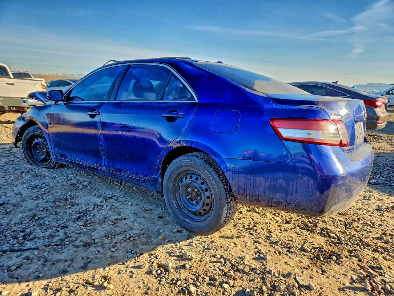 2011 TOYOTA CAMRY BASE photo 2