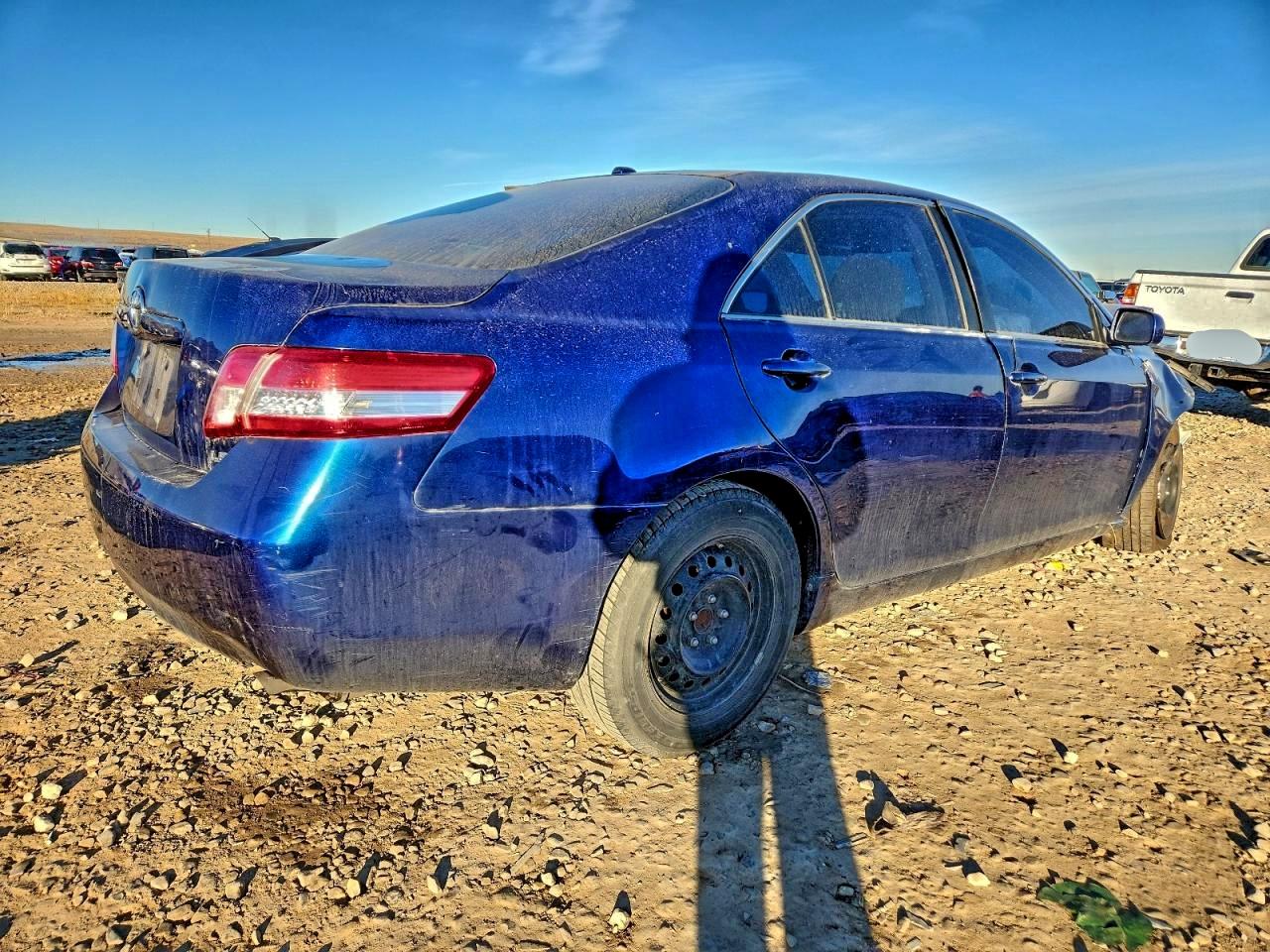 2011 TOYOTA CAMRY BASE photo 3