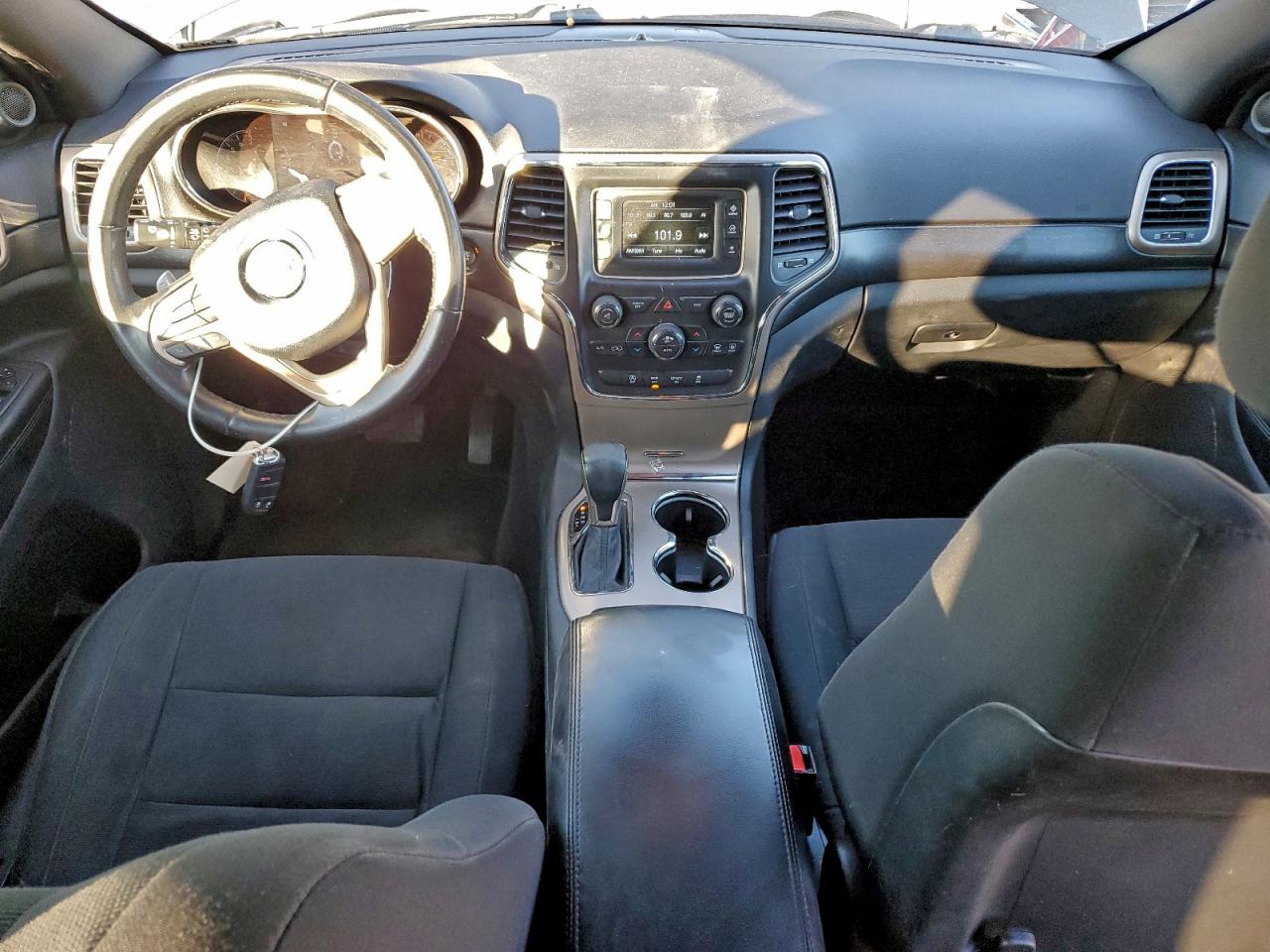 2016 JEEP GRAND CHEROKEE LAREDO photo 8