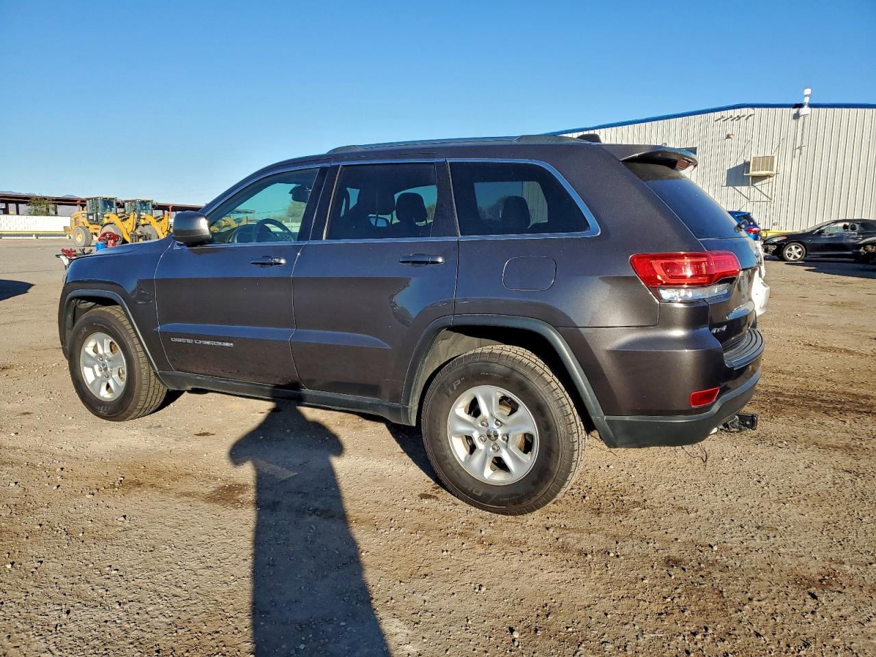 2016 JEEP GRAND CHEROKEE LAREDO photo 2