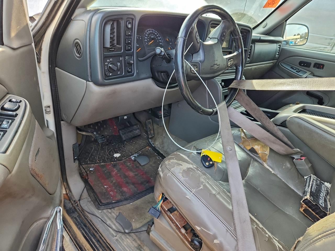 2004 CHEVROLET SUBURBAN K1500 photo 8