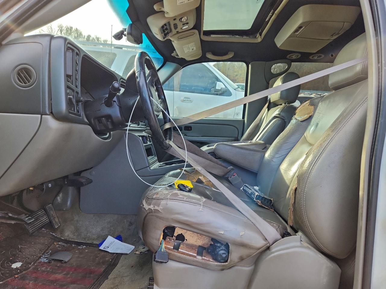2004 CHEVROLET SUBURBAN K1500 photo 7