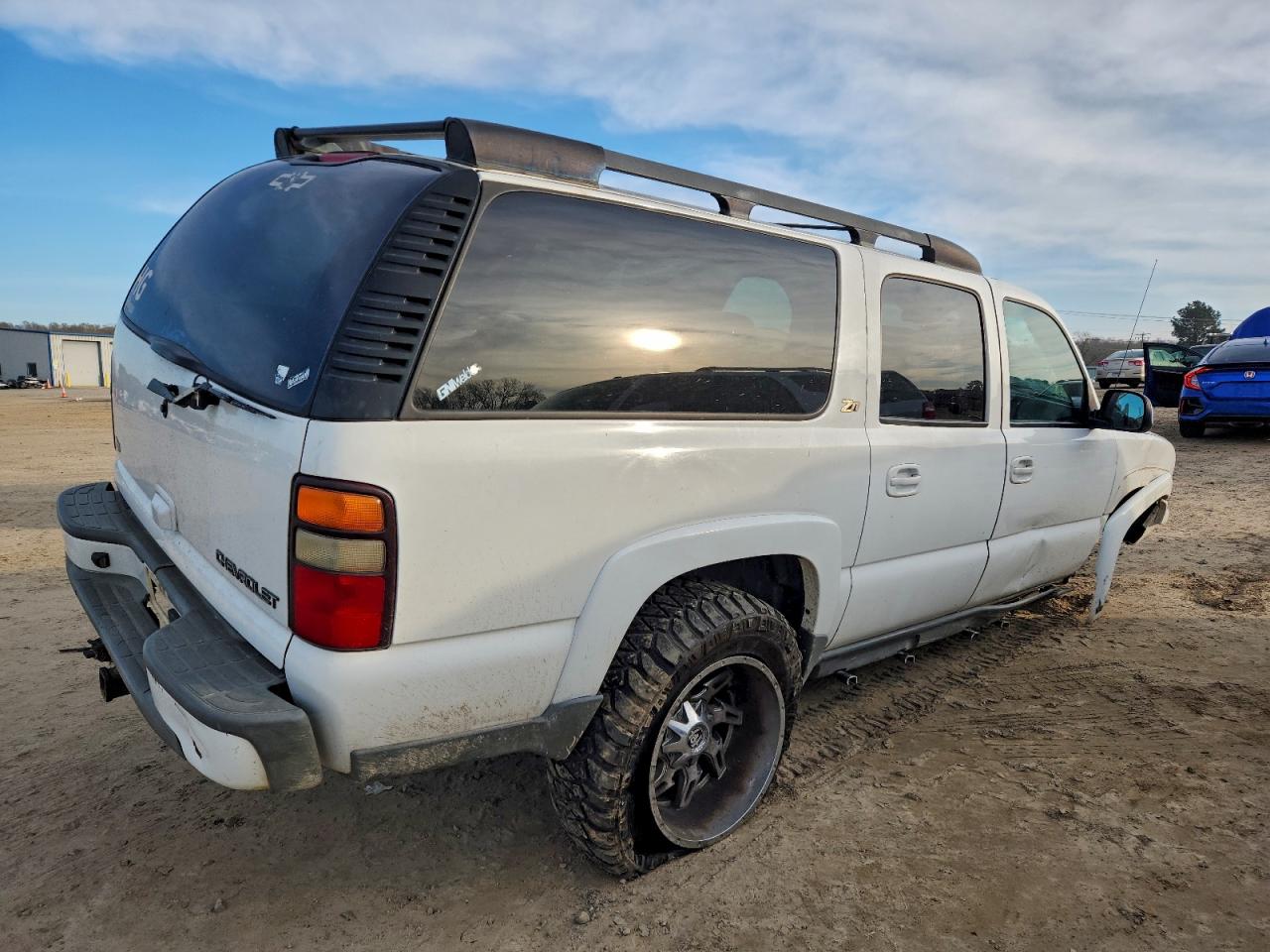 2004 CHEVROLET SUBURBAN K1500 photo 3