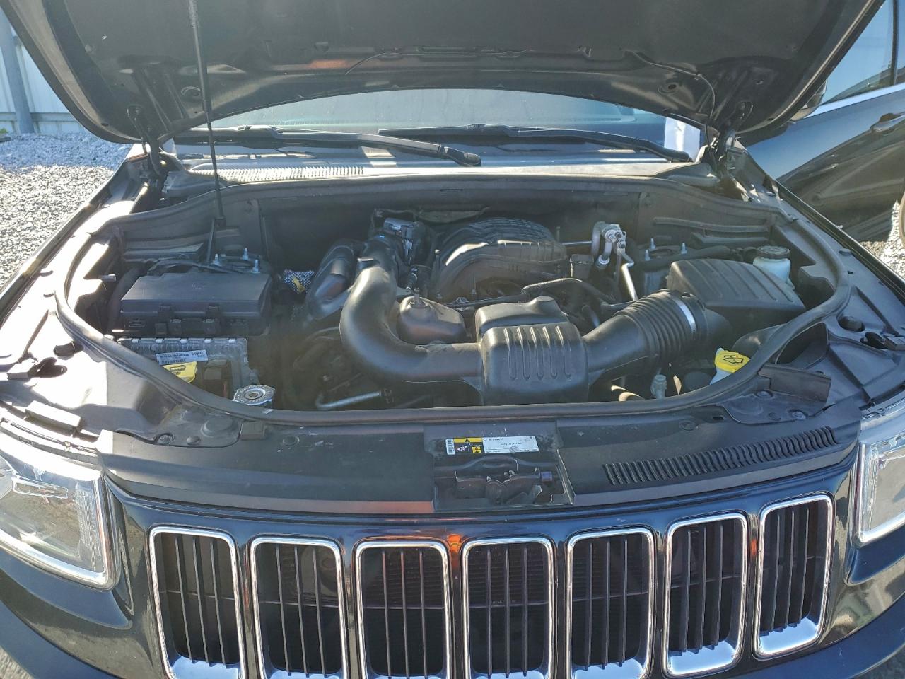 2015 JEEP GRAND CHEROKEE LAREDO photo 23