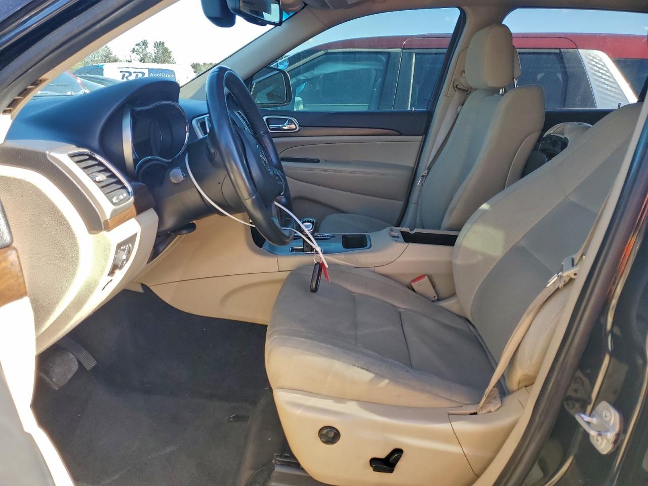 2015 JEEP GRAND CHEROKEE LAREDO photo 13