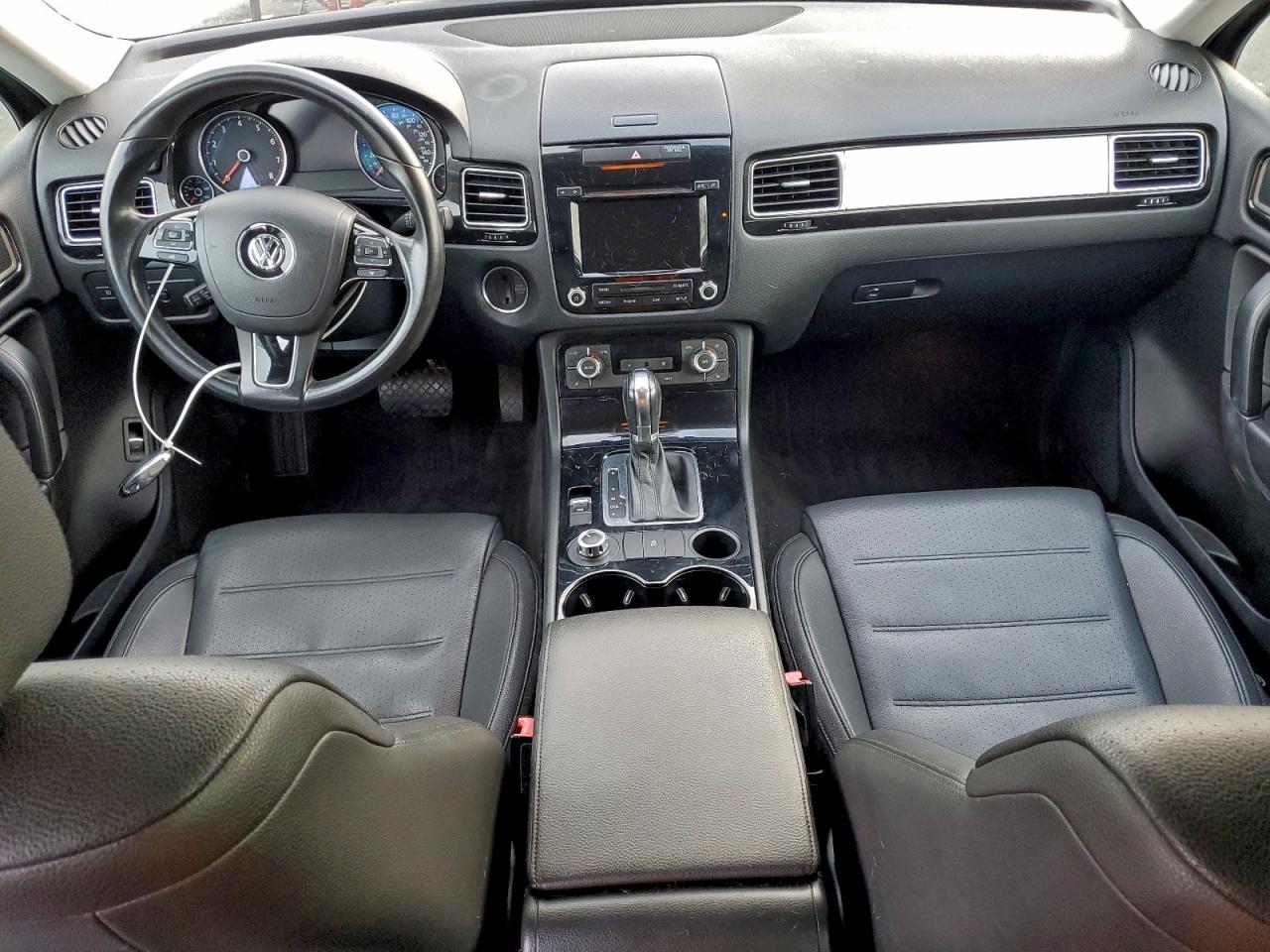 2014 VOLKSWAGEN TOUAREG V6 photo 8