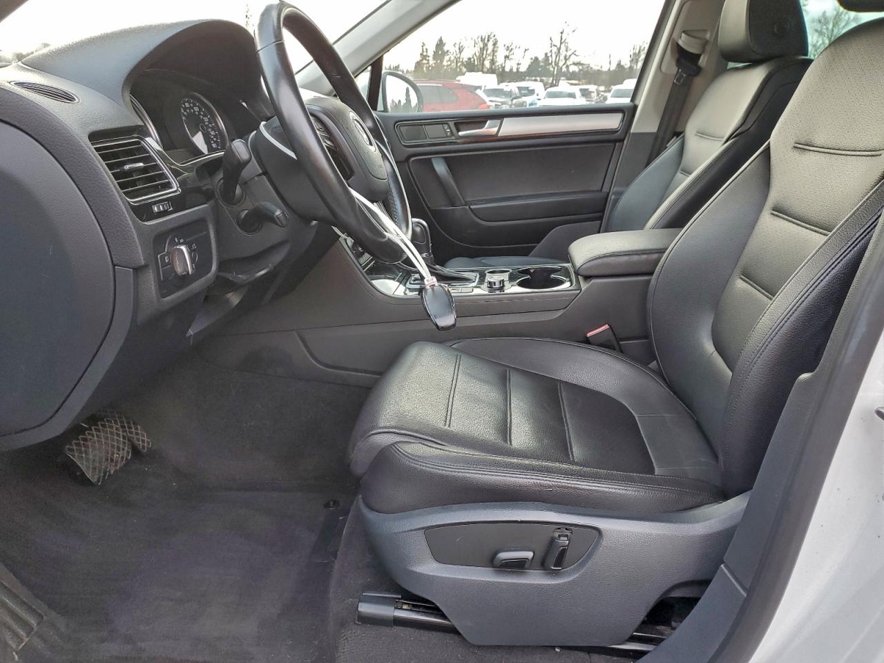 2014 VOLKSWAGEN TOUAREG V6 photo 7
