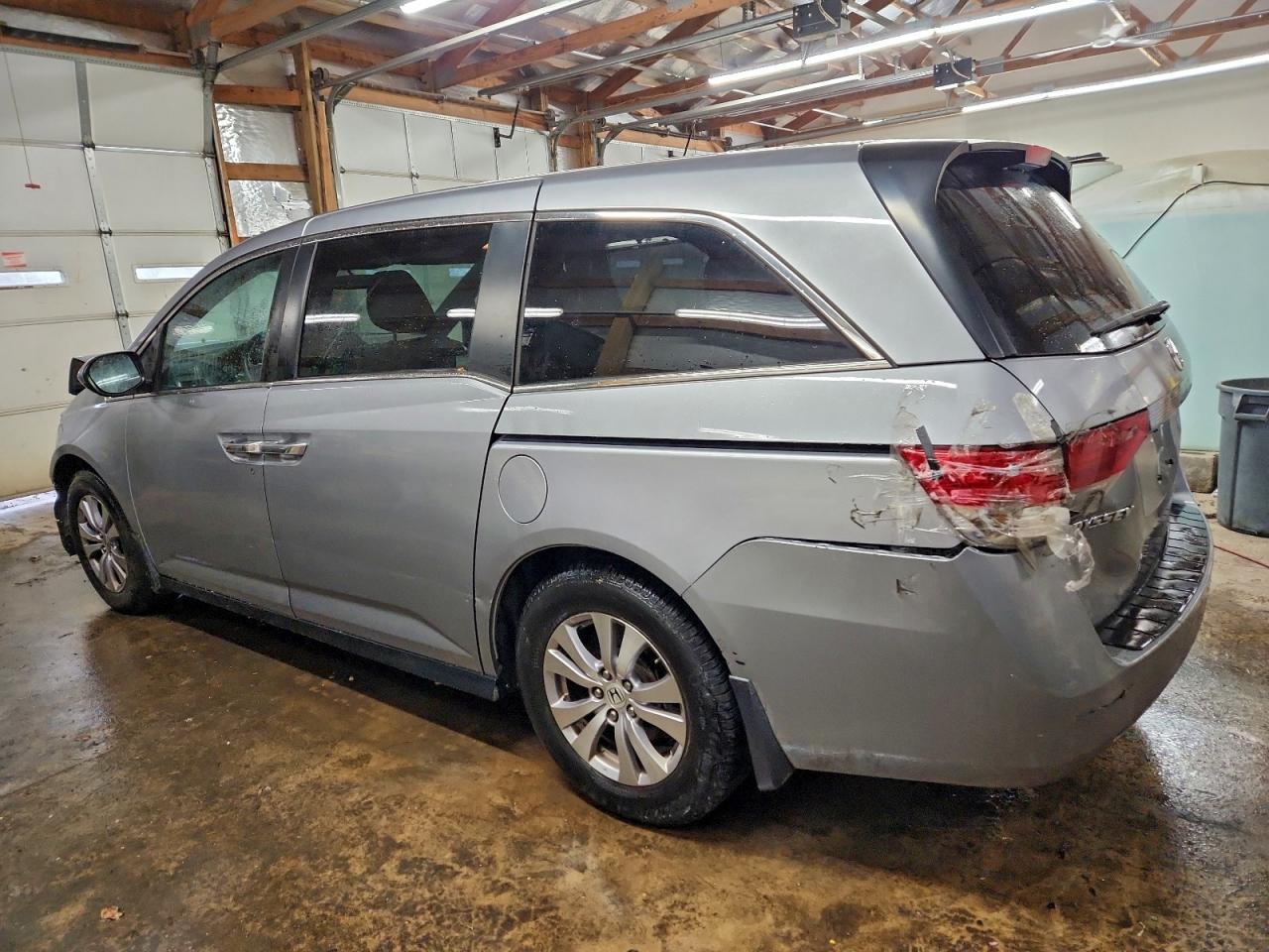2016 HONDA ODYSSEY EX photo 2