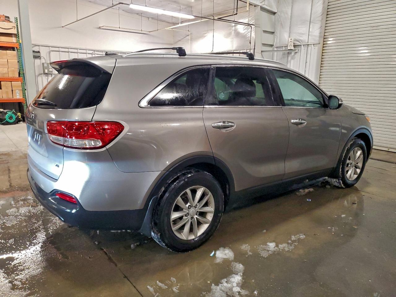 2017 KIA SORENTO LX photo 3