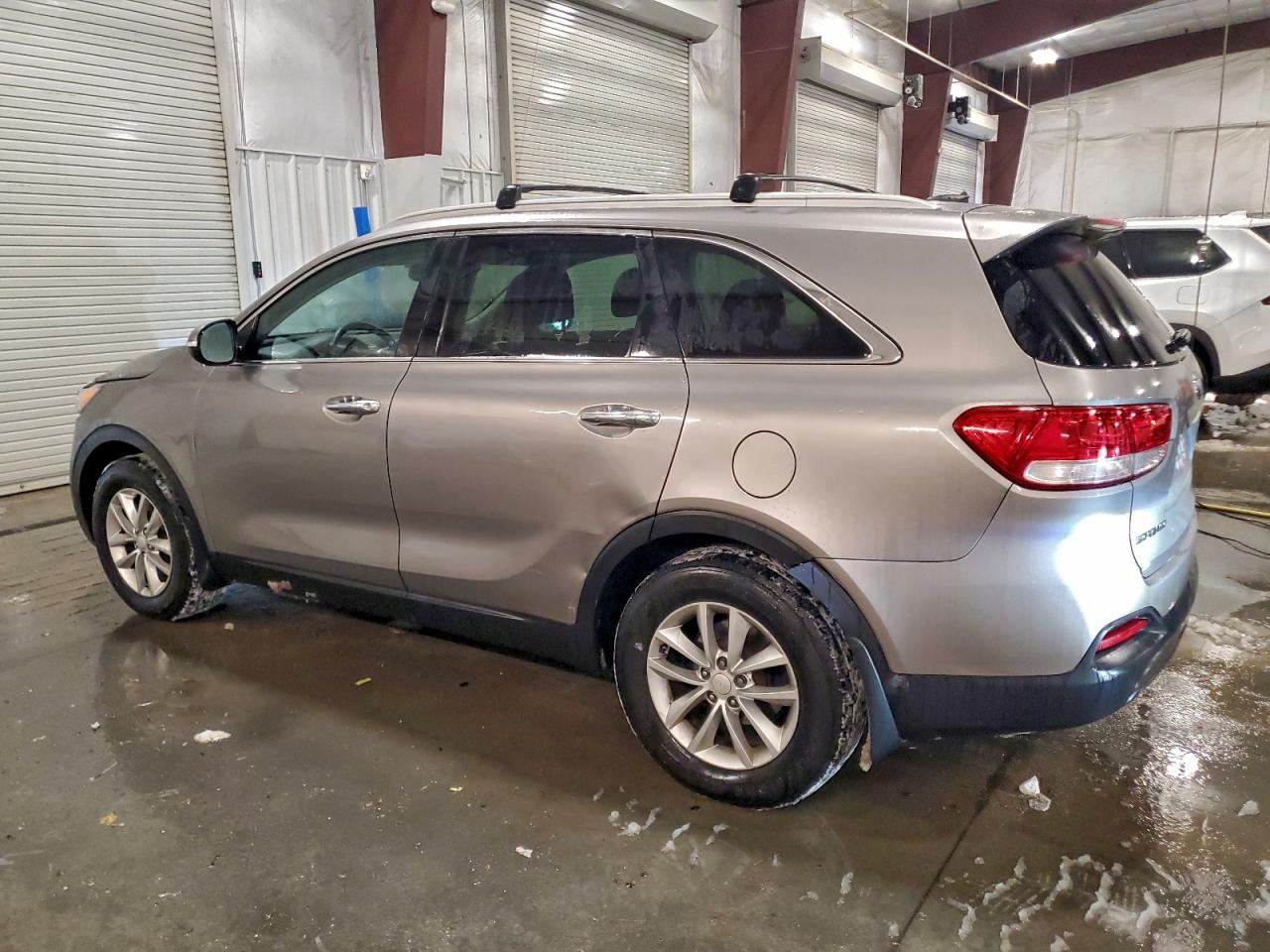 2017 KIA SORENTO LX photo 2