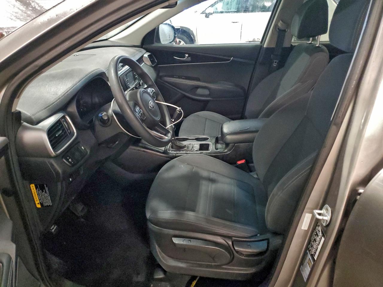 2017 KIA SORENTO LX photo 7