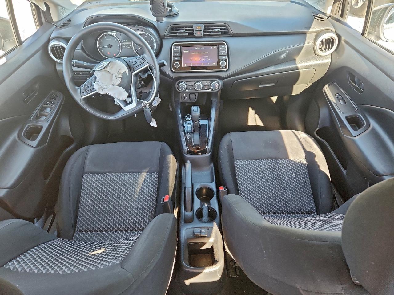 2021 NISSAN VERSA S photo 8