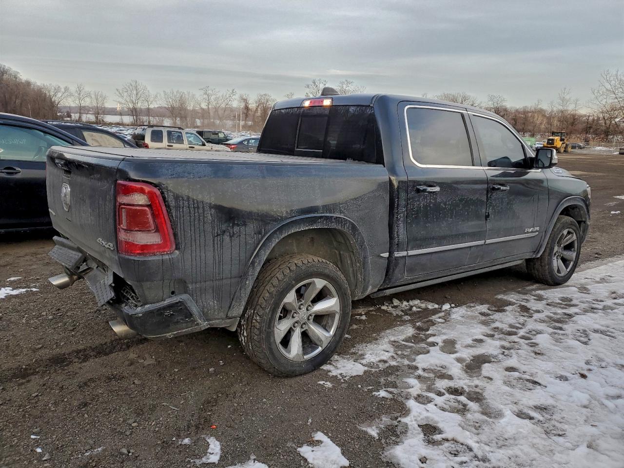 2019 RAM 1500 LIMITED photo 3