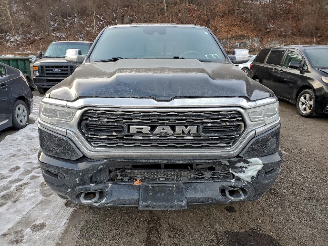 2019 RAM 1500 LIMITED photo 5