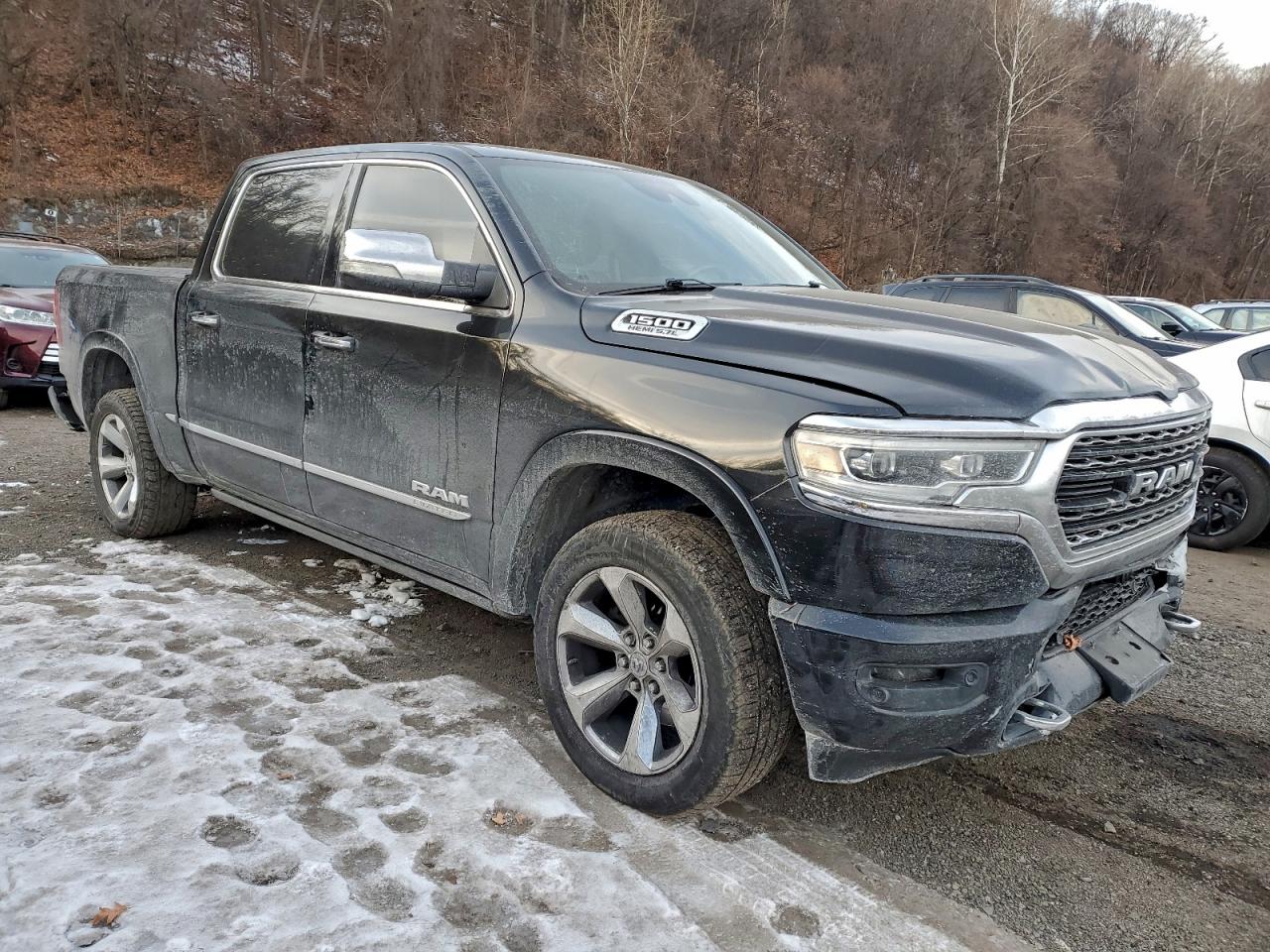 2019 RAM 1500 LIMITED photo 4