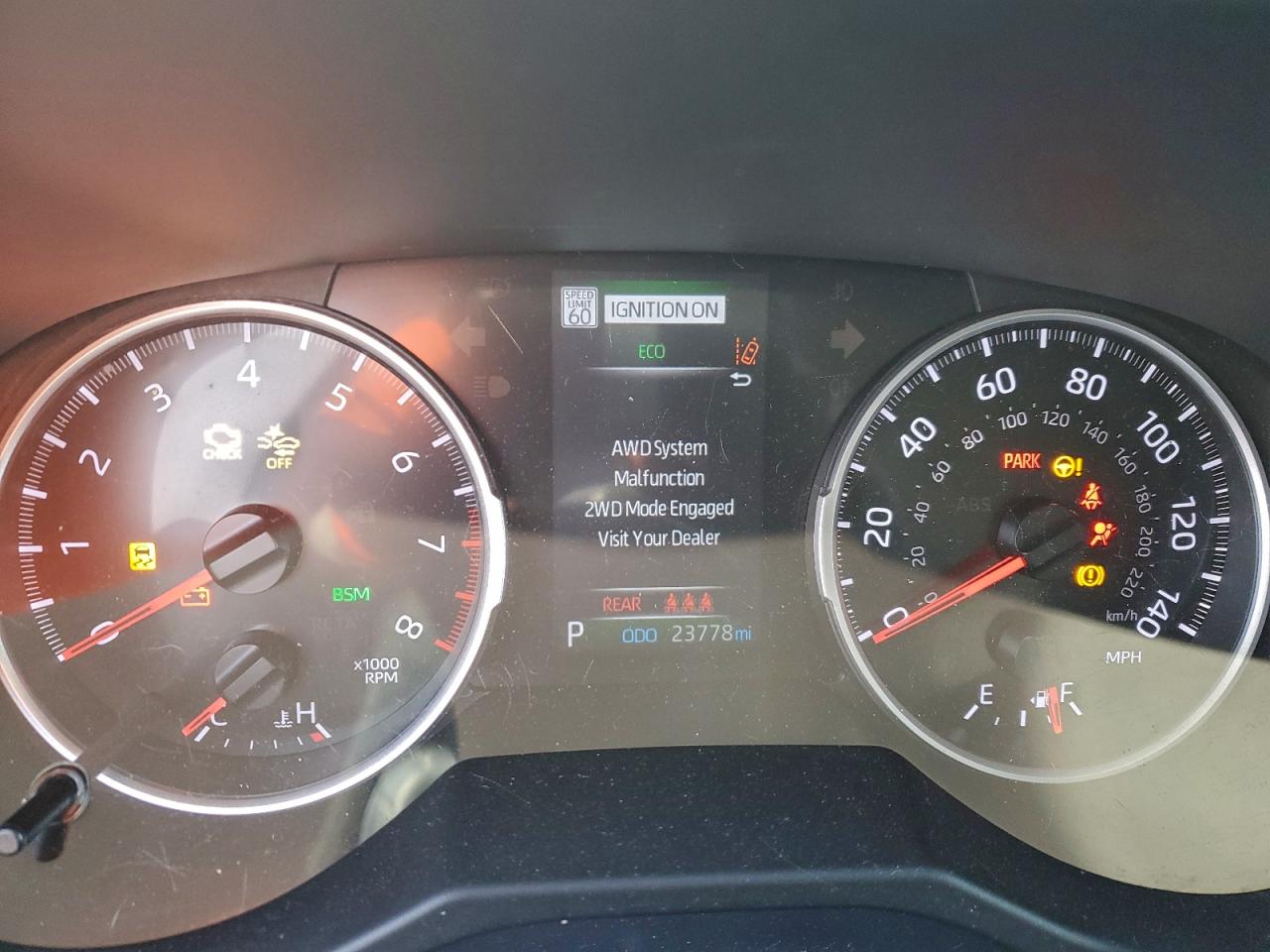 2019 TOYOTA RAV4 XLE photo 9