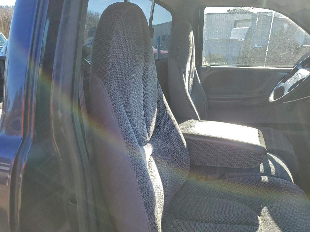 1998 DODGE DAKOTA photo 10