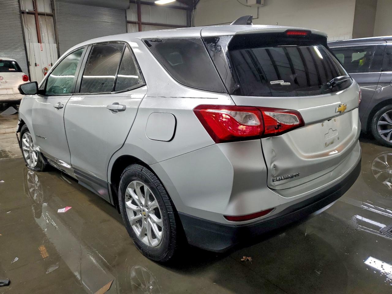 2020 CHEVROLET EQUINOX LS photo 2