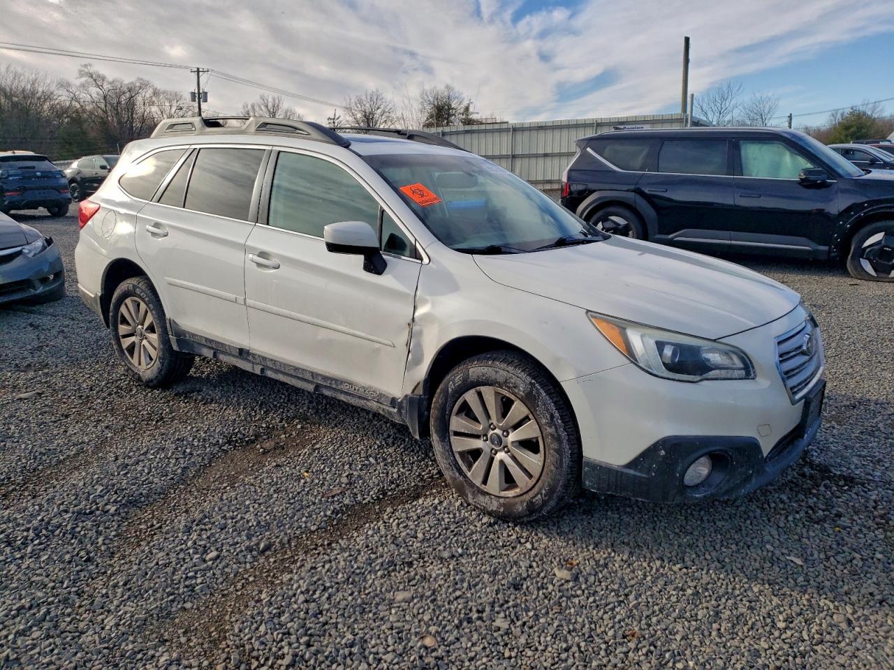 2015 SUBARU OUTBACK 2.5I PREMIUM photo 4