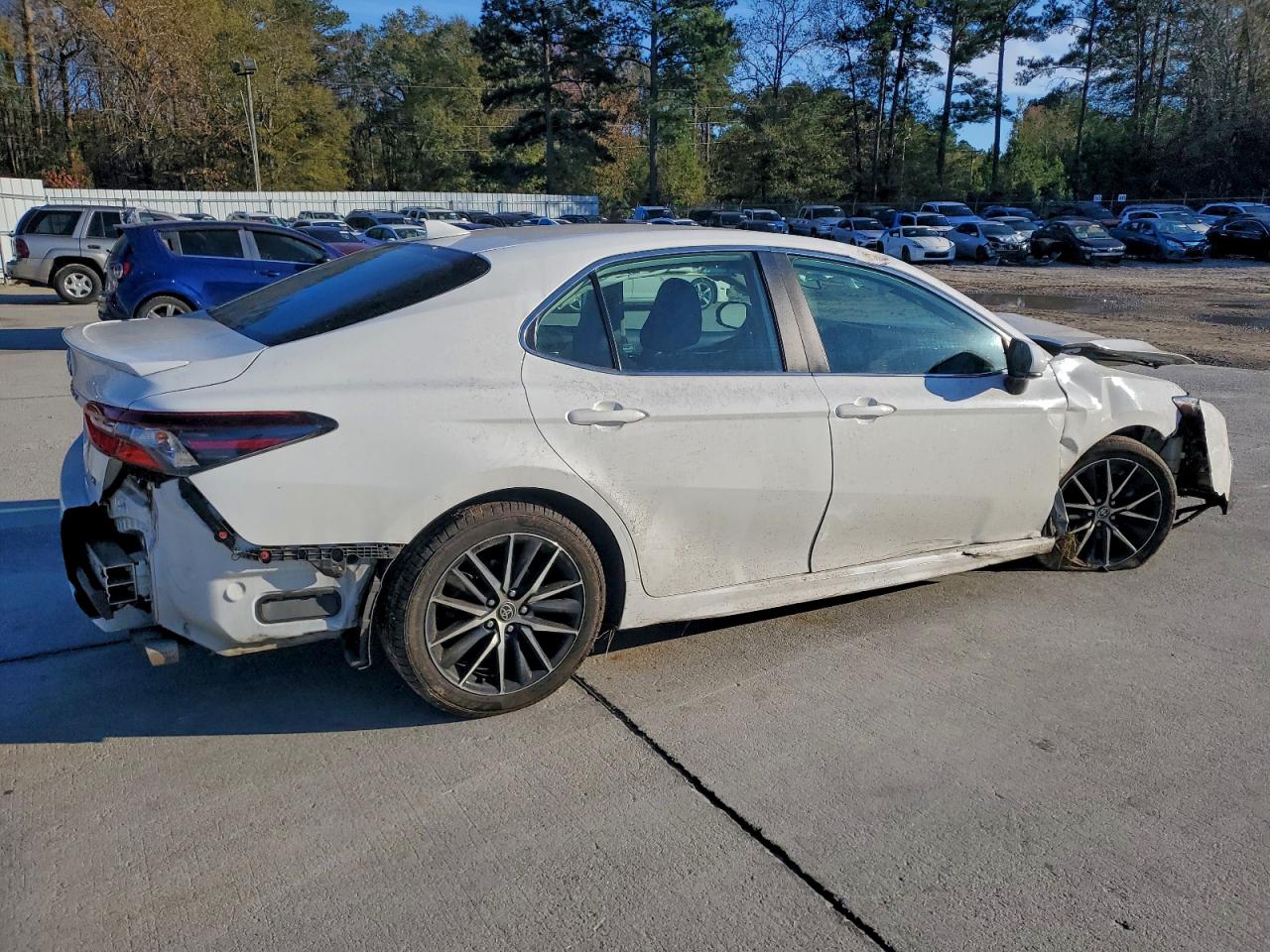 2021 TOYOTA CAMRY SE photo 7