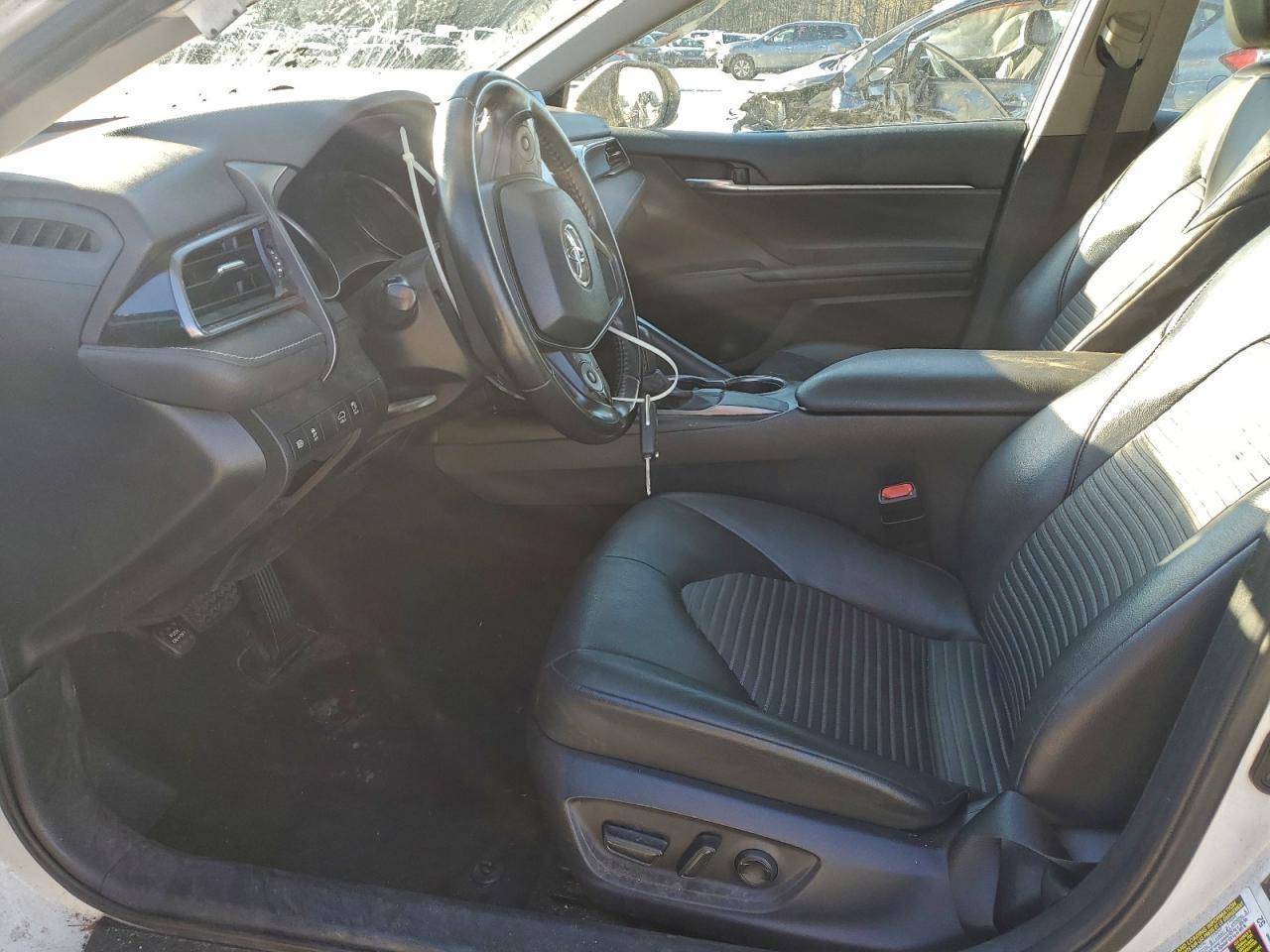 2021 TOYOTA CAMRY SE photo 19