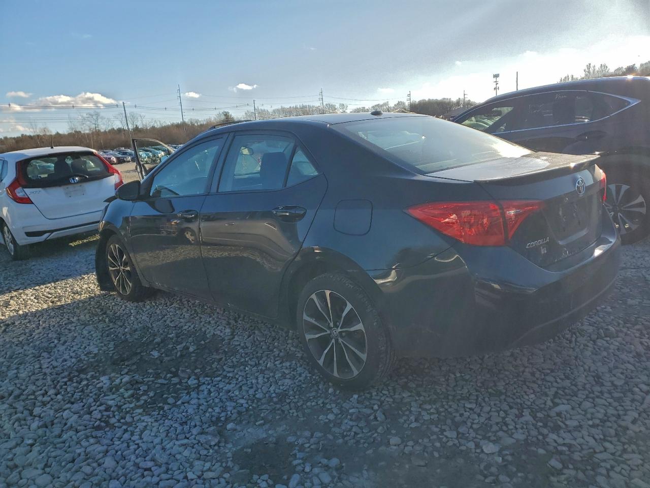 2019 TOYOTA COROLLA L photo 3
