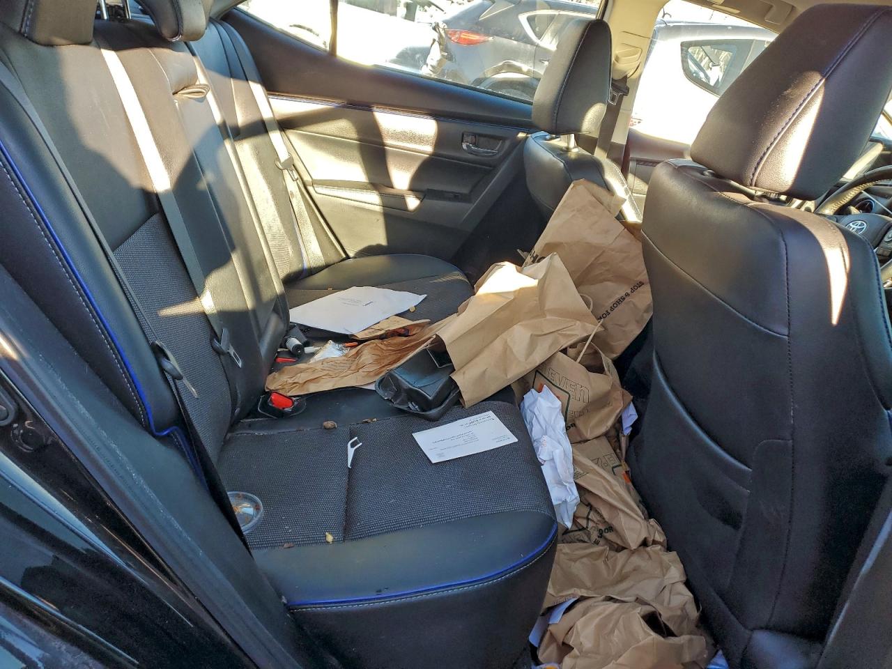 2019 TOYOTA COROLLA L photo 19