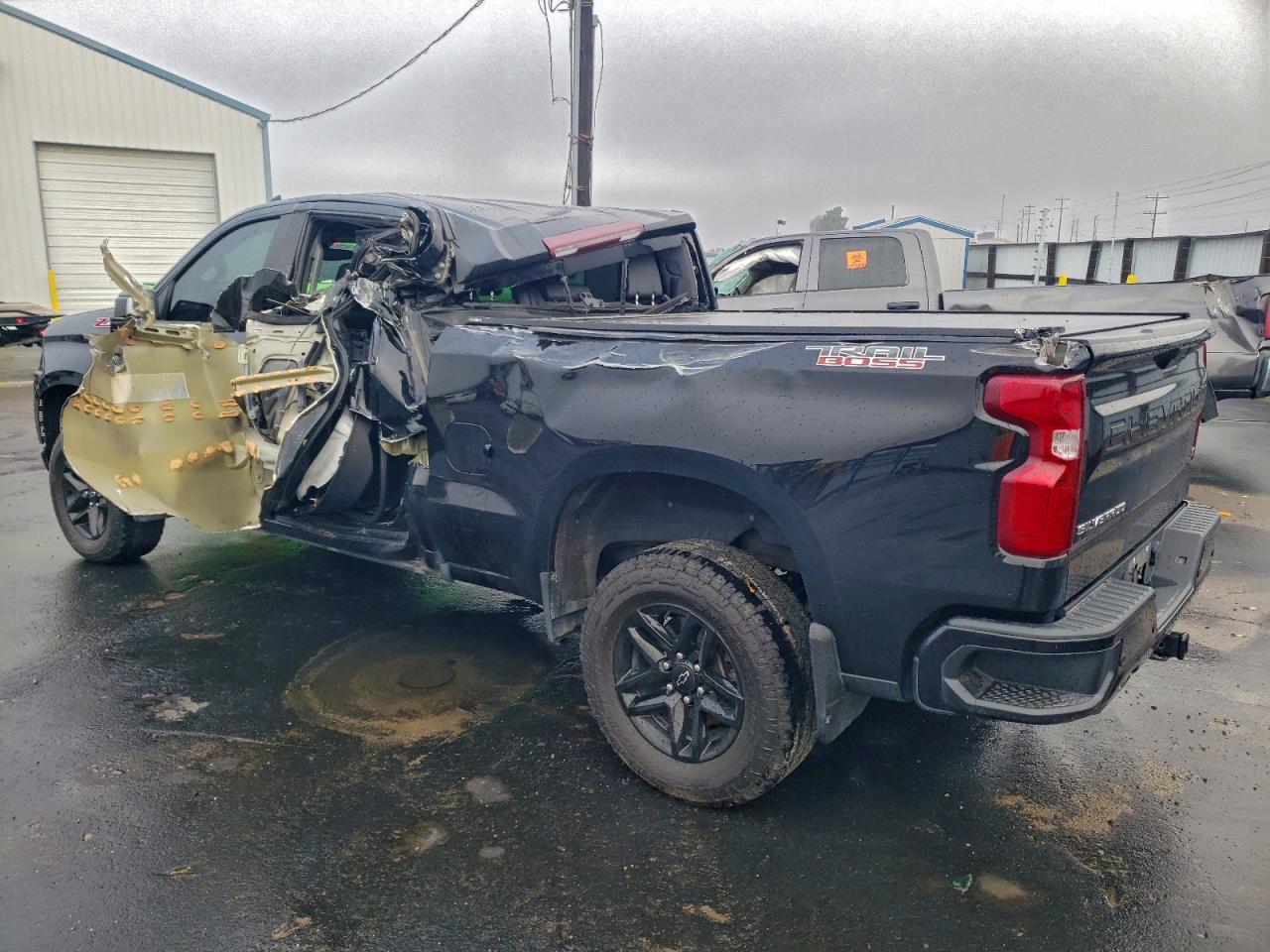2021 CHEVROLET SILVERADO K1500 LT TRAIL BOSS photo 2