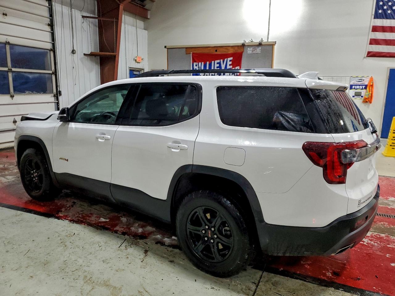 2023 GMC ACADIA AT4 photo 2