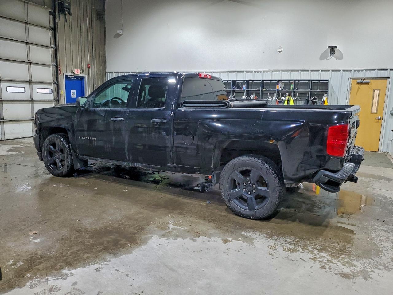 2016 CHEVROLET SILVERADO K1500 photo 2