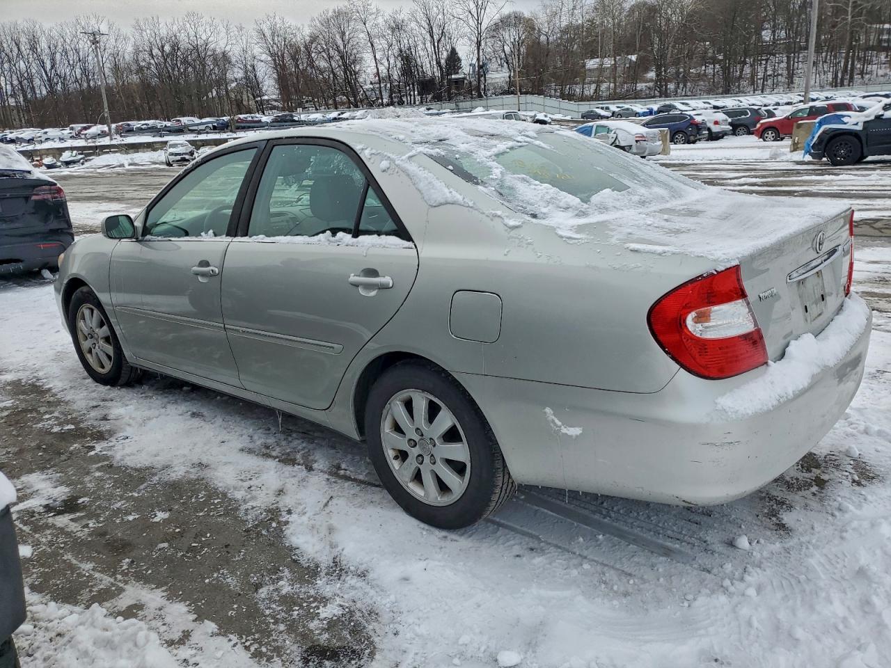 2003 TOYOTA CAMRY photo 2