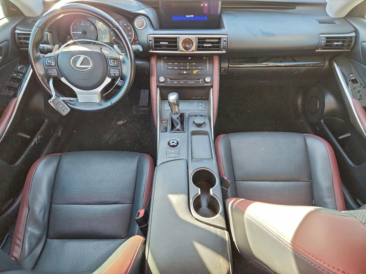 2017 LEXUS IS 200T photo 8