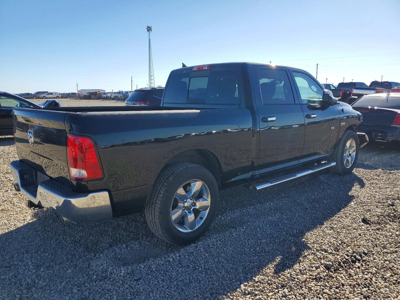 2014 RAM 1500 SLT photo 3