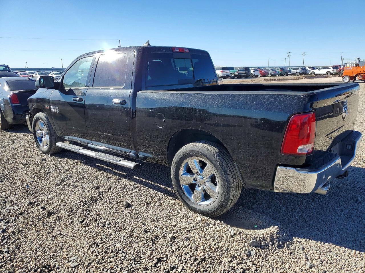 2014 RAM 1500 SLT photo 2