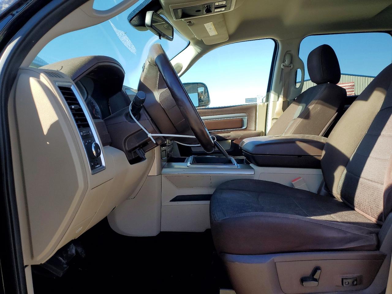 2014 RAM 1500 SLT photo 7