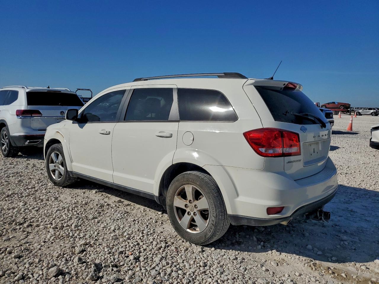 2012 DODGE JOURNEY SXT photo 2